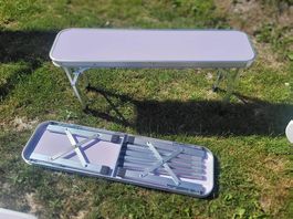Table et banquettes pliables 