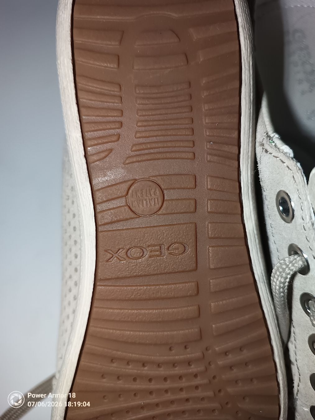 Geox Damenschuhe: Geox Sneaker beige Grösse 37 – Neu (gemäss Beschreibung) aus Bargen SH von sti_drf8 1