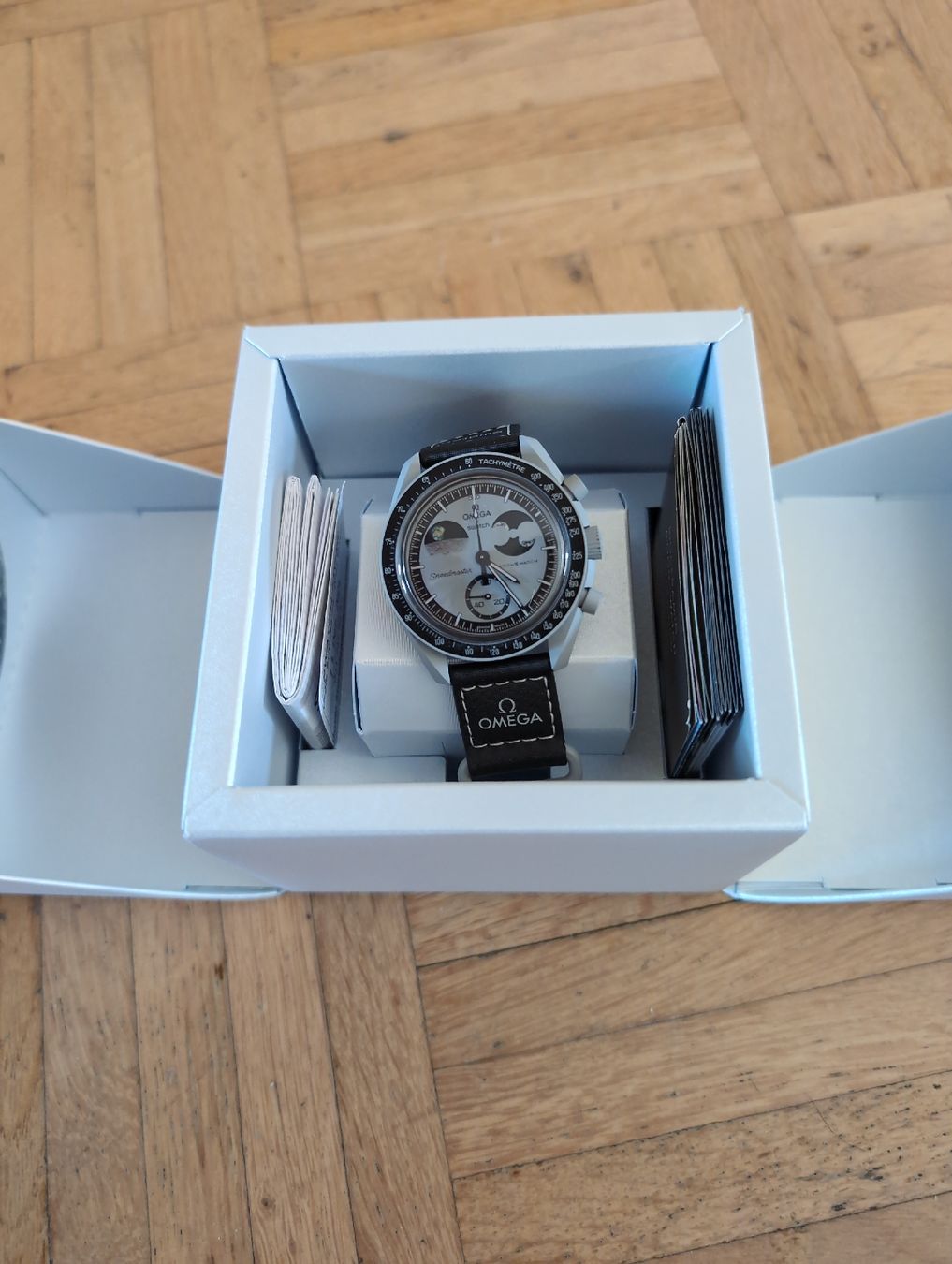 Swatch Uhren: Swatch Mission to Earth Bioceramic MoonSwatch – Gebraucht aus Basel von Ro_Ma20 1