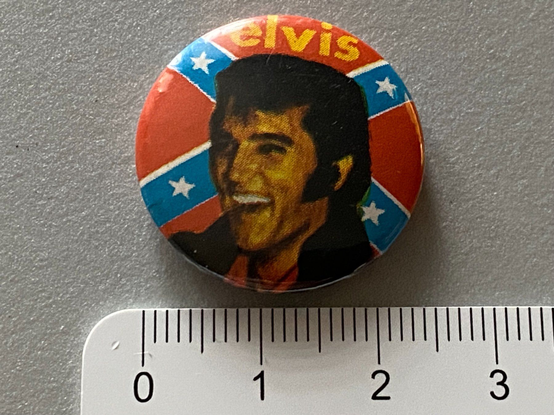 Placchette & Badge: 12x Vintage Elvis Presley Button ca. 2.4cm – Usato da Langwiesen venduto da Restposten-24 9