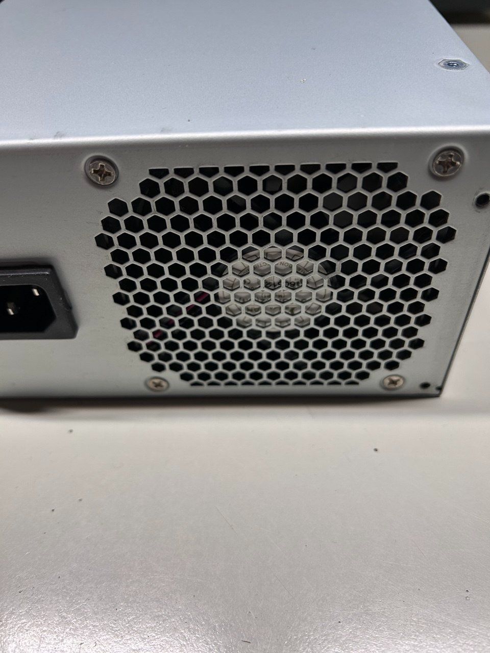 Componenti elettronici: Alimentatore modello FSP250-30AGBAA - PC – Usato da Giubiasco venduto da LorisVale 4