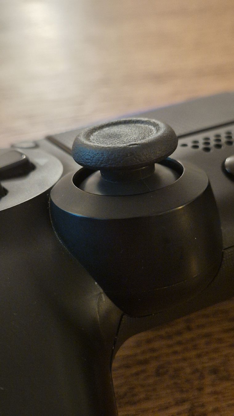 Sony Controller: Original Sony PS4 DualShock 4 V2 Controller Schwarz – Gebraucht aus Au SG von KonsoleWerk 3
