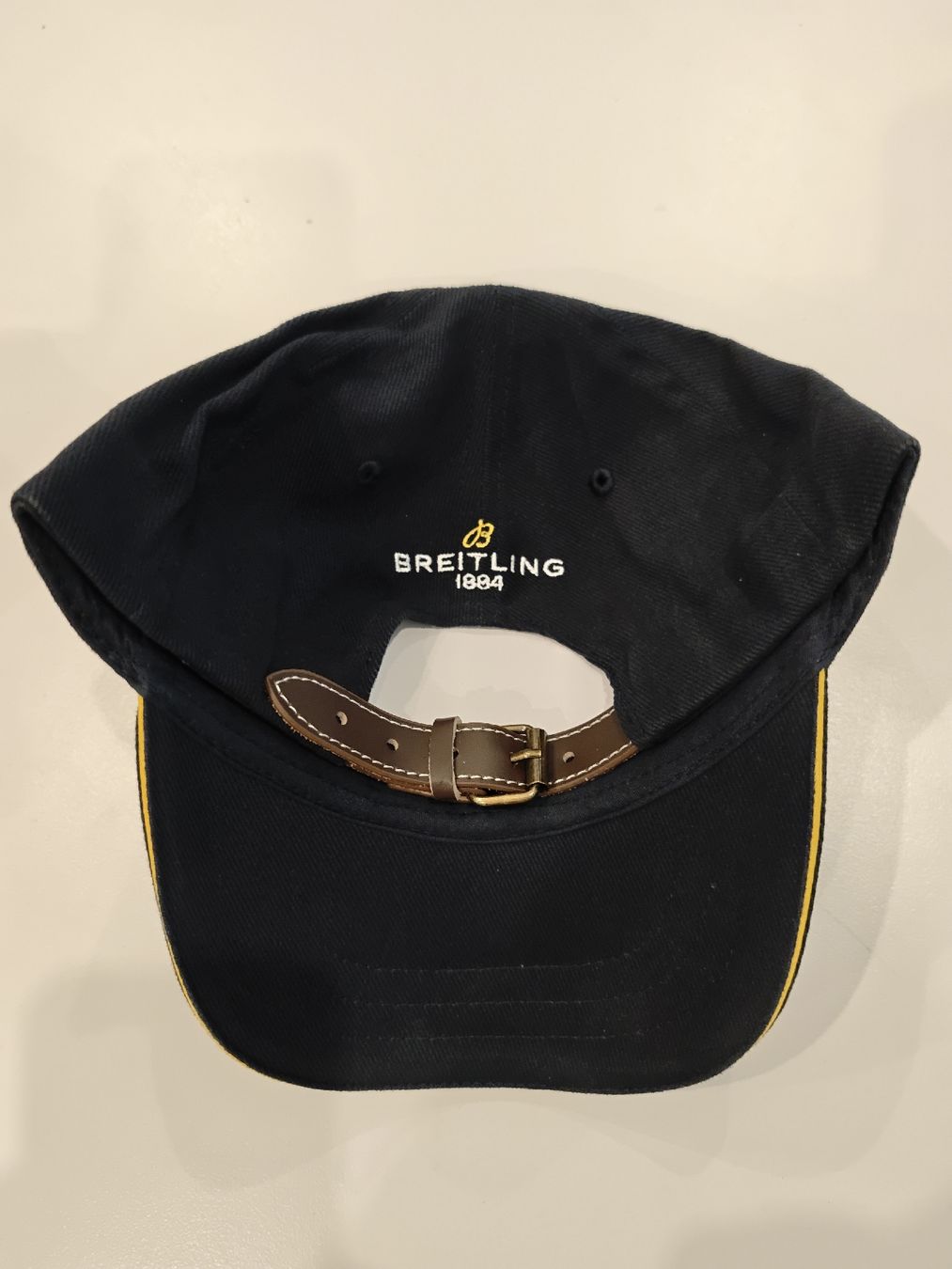 Sonstige Kleidung & Accessoires: Kappe Breitling Logo navy mit Lederband NEU Golf Cap – Neu und originalverpackt aus Niederrohrdorf von TK8700 1