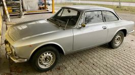 Alfa Romeo GT Bertone 2000