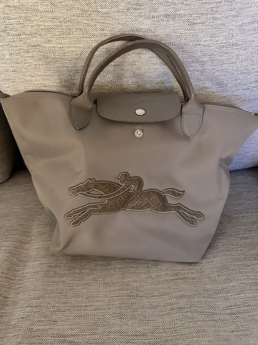 Longchamp Borse da donna: Longchamp Shopper grau/beige mit Pferd – Usato da Ittigen venduto da luna_91