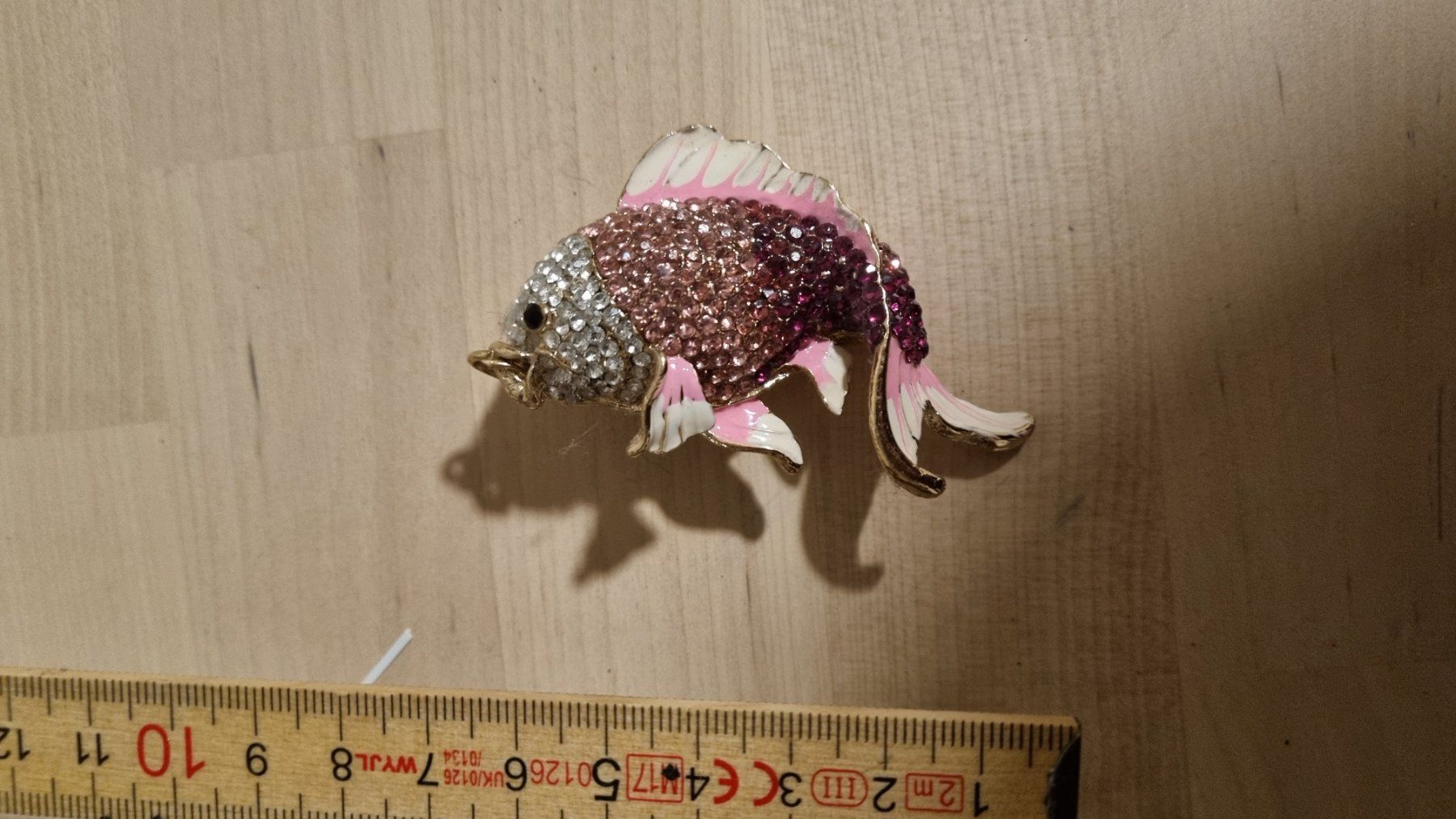 Ciondoli: Gros pendentif poisson rose avec strass – Usato da Neuchâtel venduto da mepirata 1