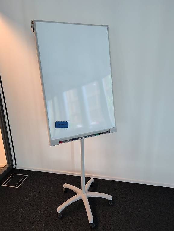 Staffeleien: Whitebaord – Gebraucht aus Zürich von Neil.H
