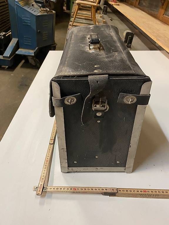 Casse di trasporto: Sacoche à outils  – Usato da Les Vieux-Prés venduto da PX132 1