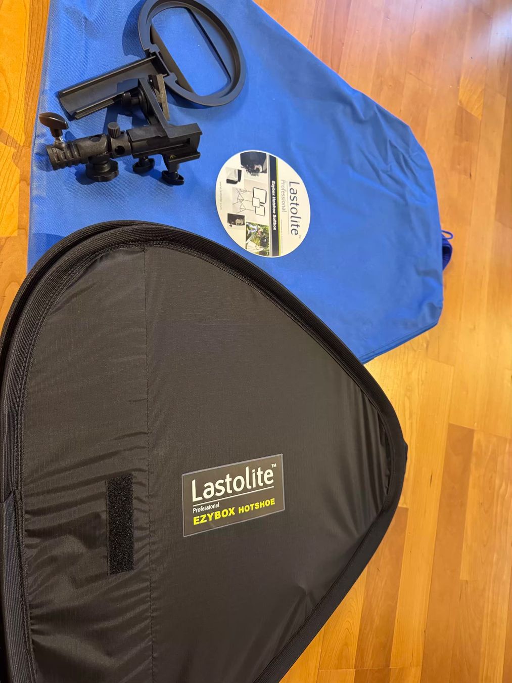 Blitze: Lastolite Ezybox Hotshoe Set inkl. Stative – Gebraucht aus Zürich von istvanfarkas 1