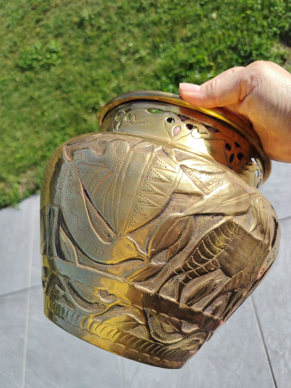 Vasi per fiori: Cache-pot vintage laiton gravé ciselé décor oiseaux fleurs  – Usato da Le Locle venduto da Oldthingslover 1