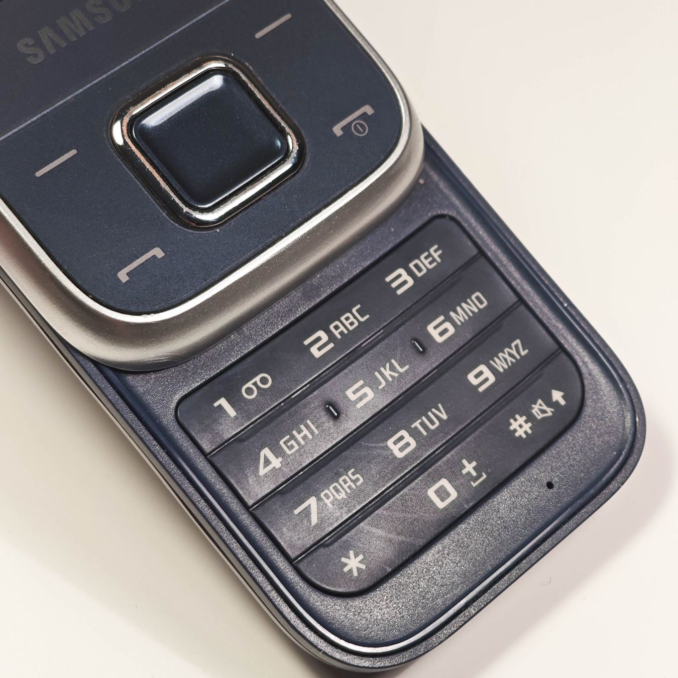 Samsung Telefoni cellulari / Smartphones: Samsung GT-E2350 Mobile Phone – Usato da Thörishaus venduto da vintagger 3