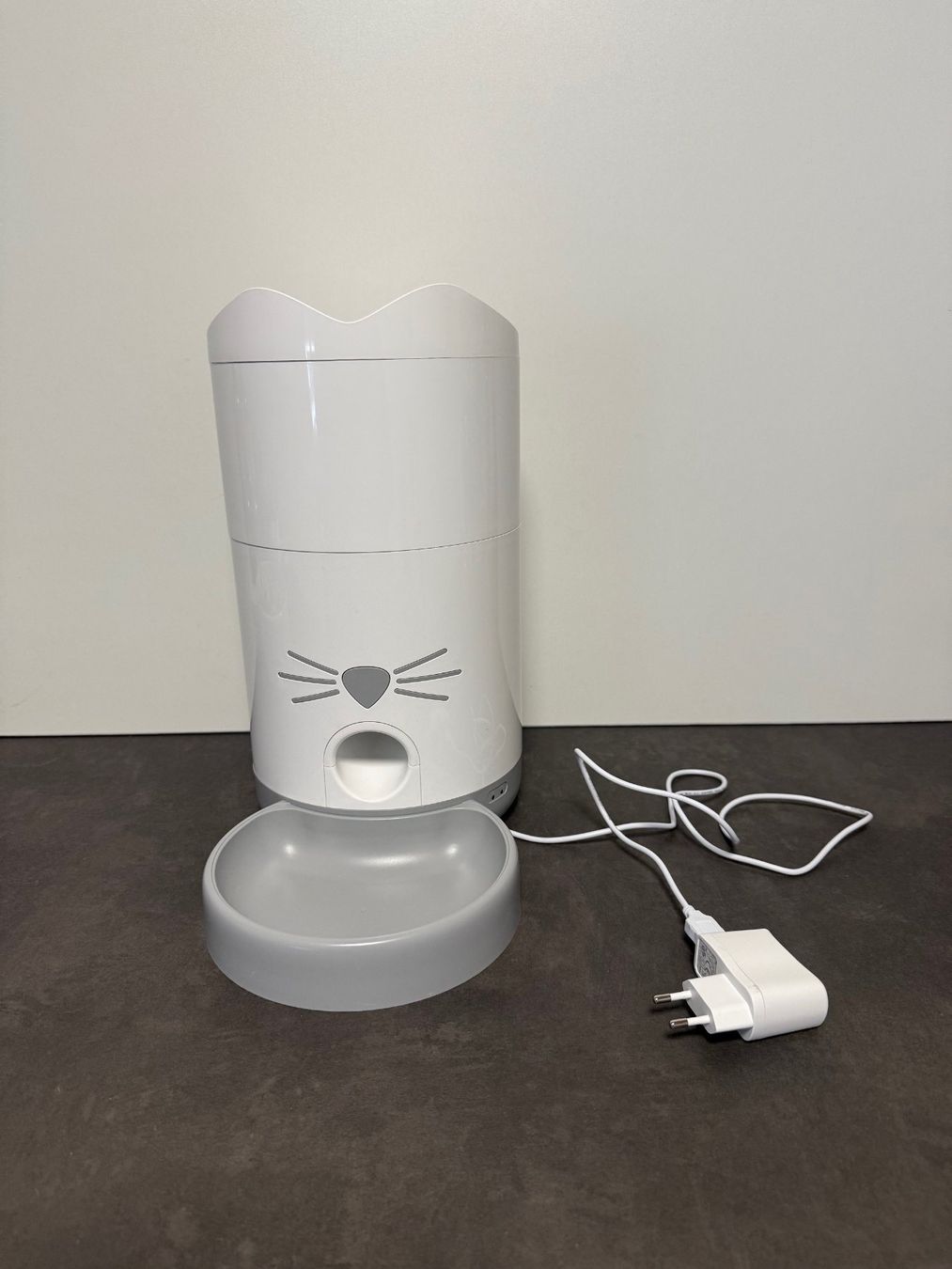 Mangimi: Catit PIXI Smart Futterautomat Trockenfutter – Usato da Leimbach AG venduto da SheAmelie