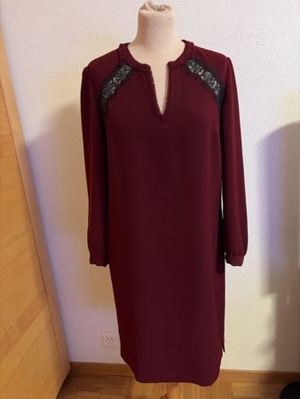 Robe Gérard Darel bordeaux avec dentelle taille 38