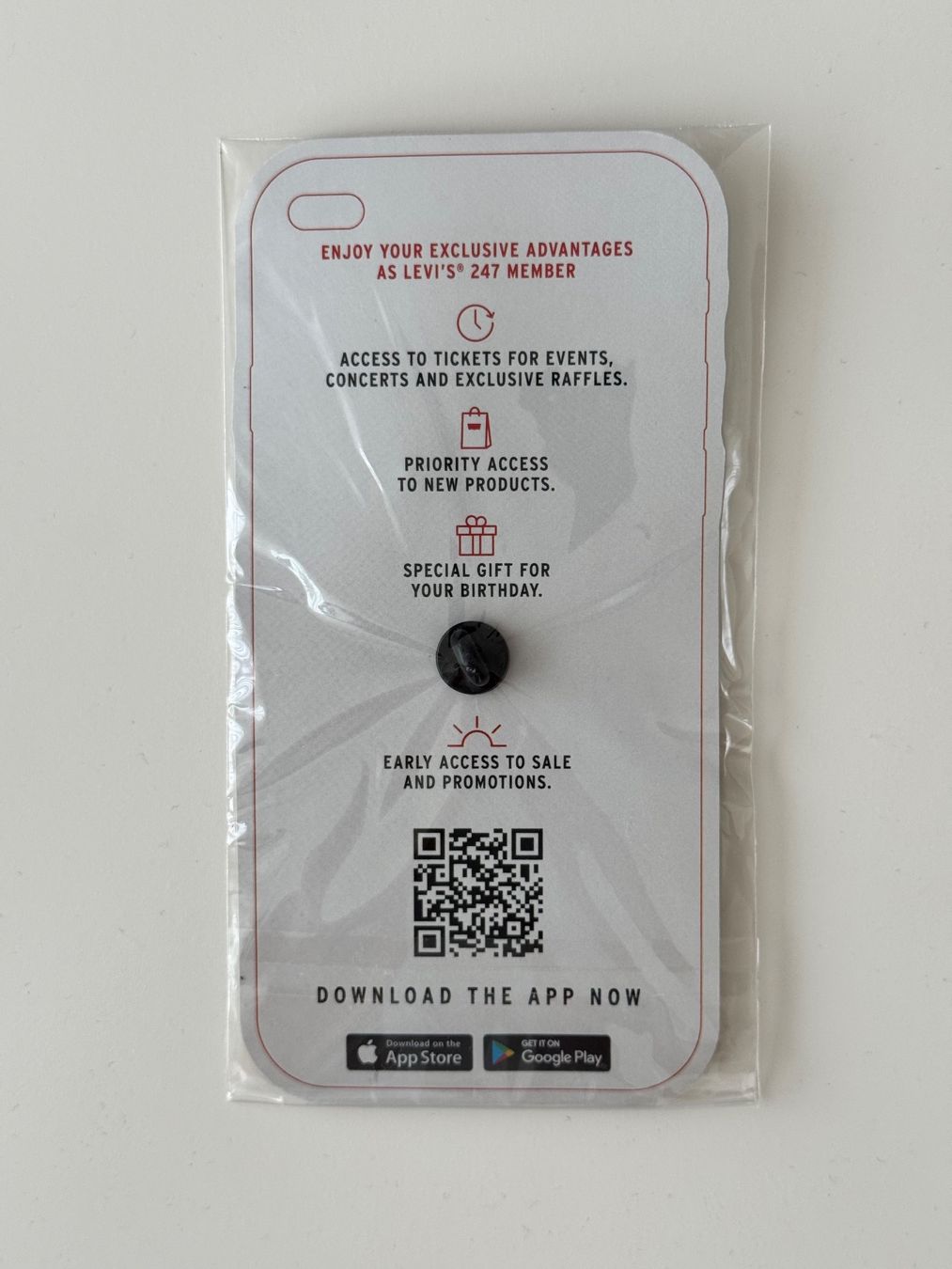 Levi's Placchette & Badge: Levi's Pin 24/7 - Neu in Originalverpackung – Nuovo (secondo la descrizione) da Stansstad venduto da ck1386 2