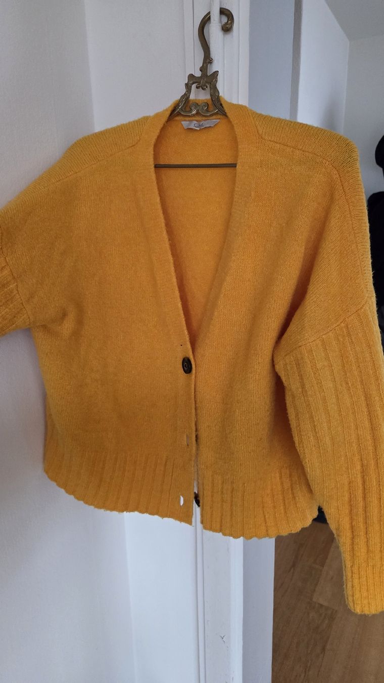 Jacken: Warme Strickjacke in Gelb, Grösse L – Gebraucht aus Zürich von mis_2kxn