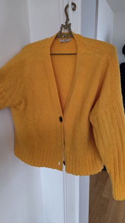 Warme Strickjacke in Gelb, Grösse L