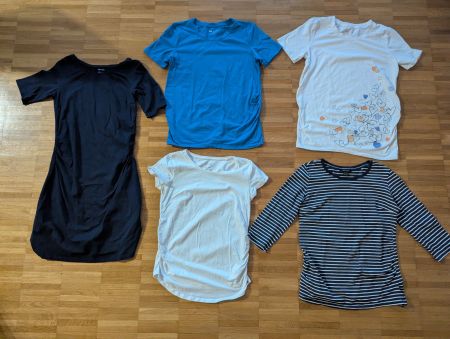 Umstandskleider und Shirts, Grösse S, 5 Stück, Top Zustand!