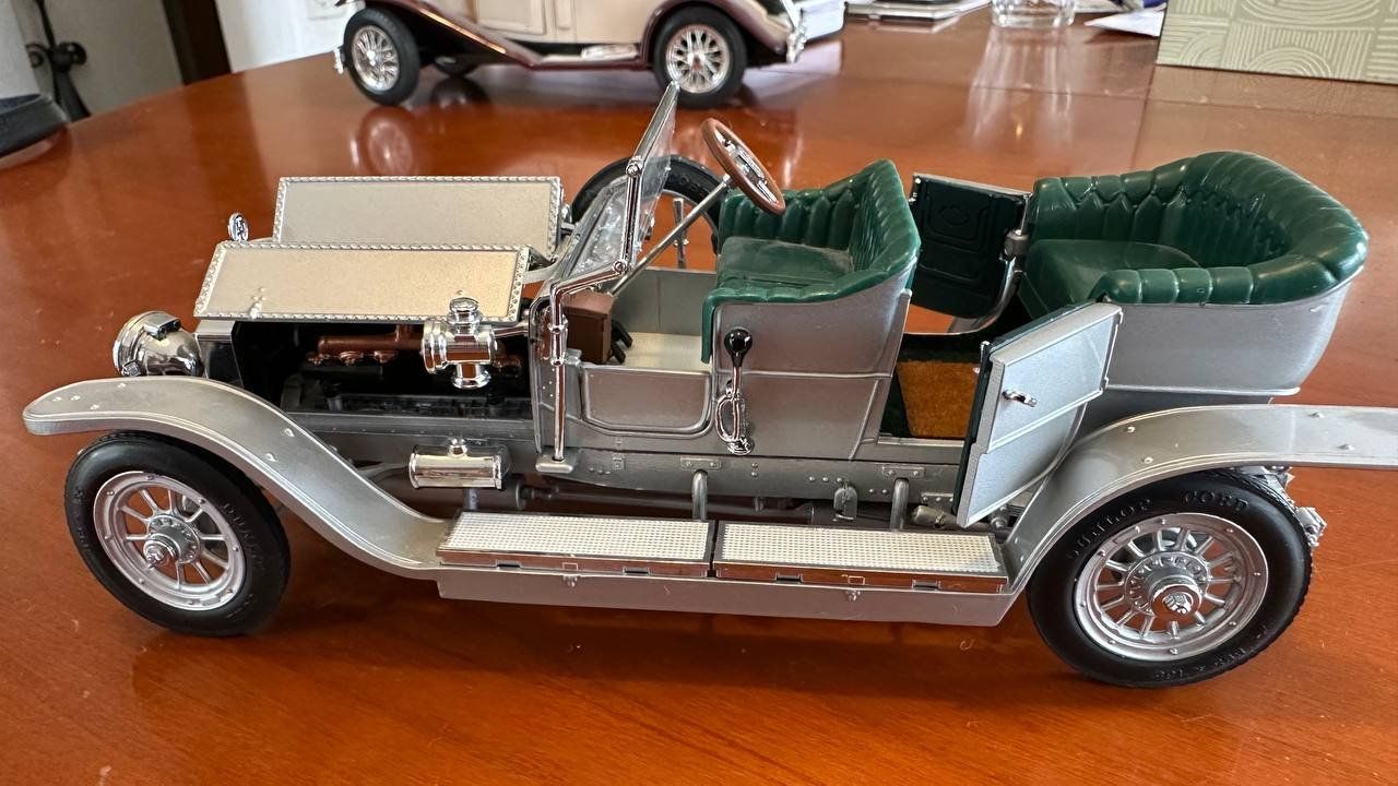 Rolls Royce Voitures modèles: Rolls-Royce Oldtimer Modellauto AX 201 Silber Grün – D'occasion à Beringen par Mantafisch1 3
