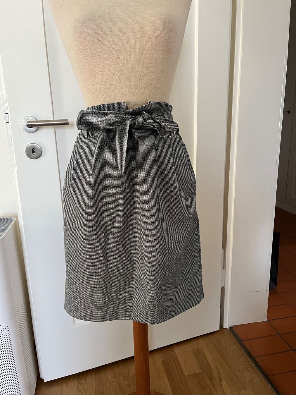 H&M Gonne: Toller Jupe von H&M grösse 36 – Usato da Zürich venduto da Mrstm4