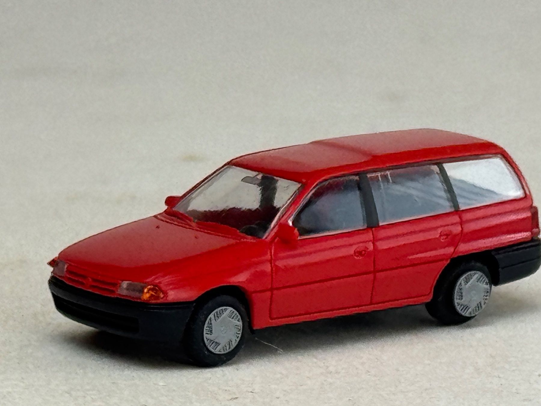 Praliné Modellini d'auto: VE1- Herpa Opel Omega rot – Usato da Elm venduto da Wikmtz
