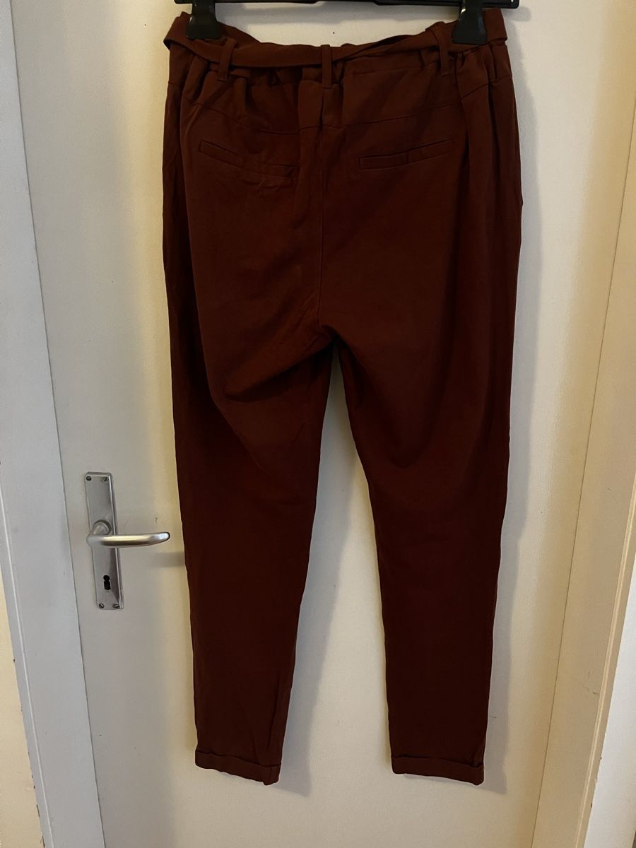 Pantaloni: Herbstliche Stoffhose Gr. 36, Kaffe, neuwertig – Usato da Schübelbach venduto da lan_2rdc 1