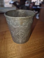 Gobelet ancien en étain gravé – 19e siècle