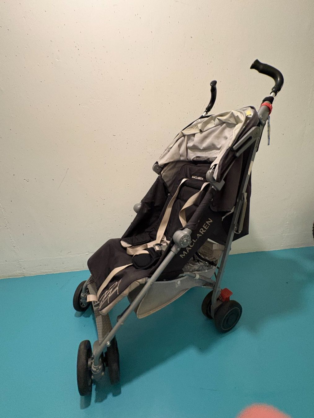 Mclaren Carrozzine: McLaren Kinderwagen (Buggy) BLACK – Usato da Greifensee venduto da oli_c7w6