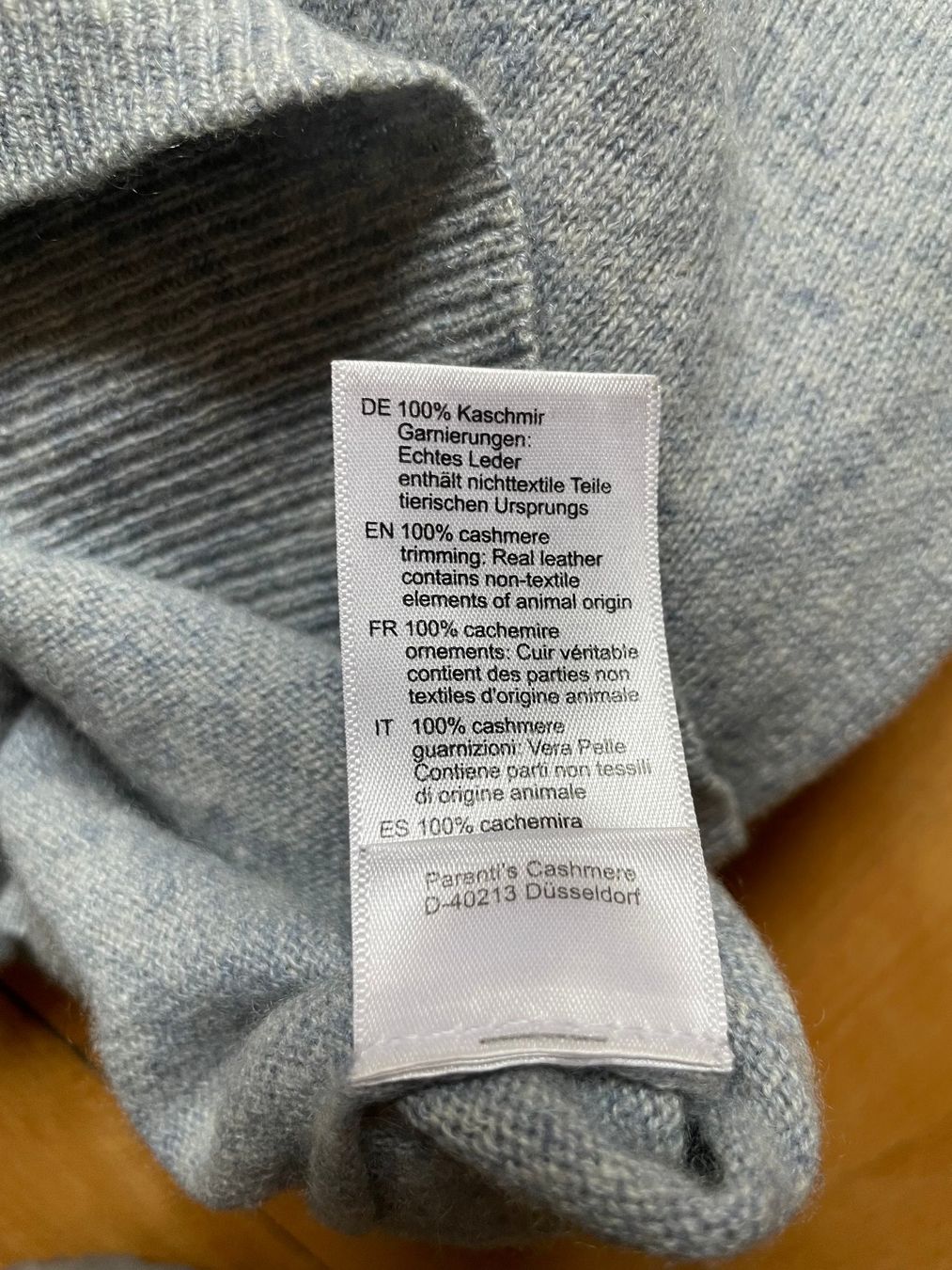 Pullover & Sweatshirts: Pullover Parenti's Kaschmir hellblau Grösse M – Gebraucht aus Zürich von Rollladen 2