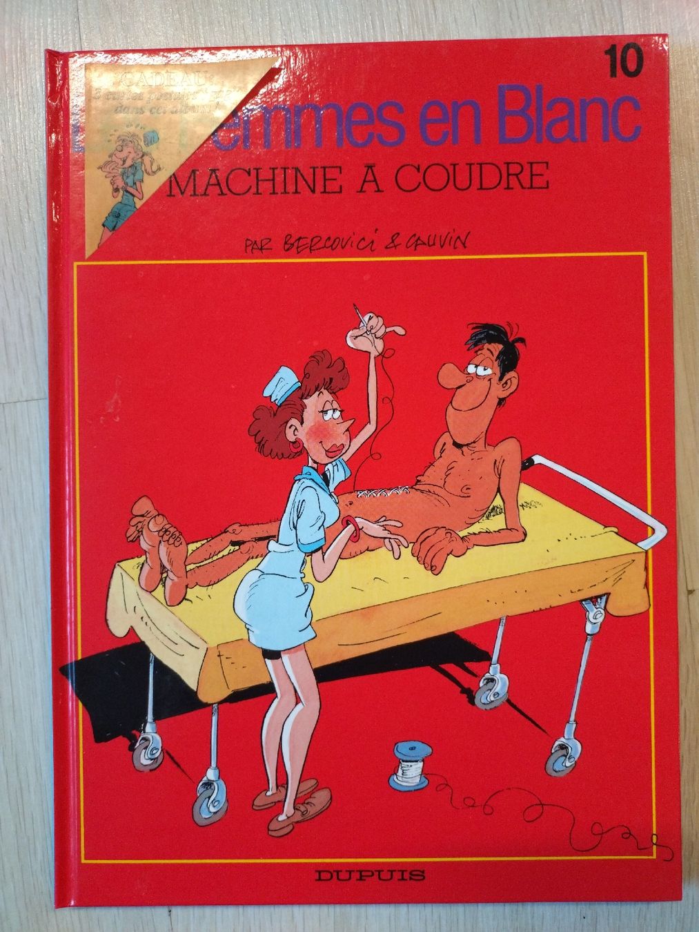 Fumetti: Les Femmes en Blanc 10, Machine à Coudre EO complète – Usato da Farvagny-le-Grand venduto da LaCaverne