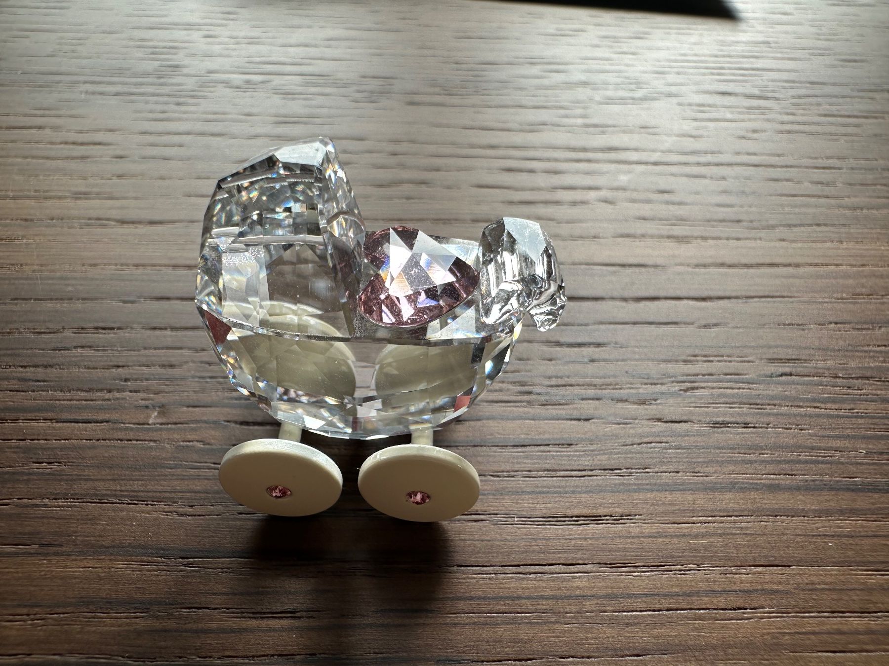 Swarovski Statuette: Swarowski Kinderwagen mit Herz – Nuovo (secondo la descrizione) da Küsnacht ZH venduto da Harobed18 2