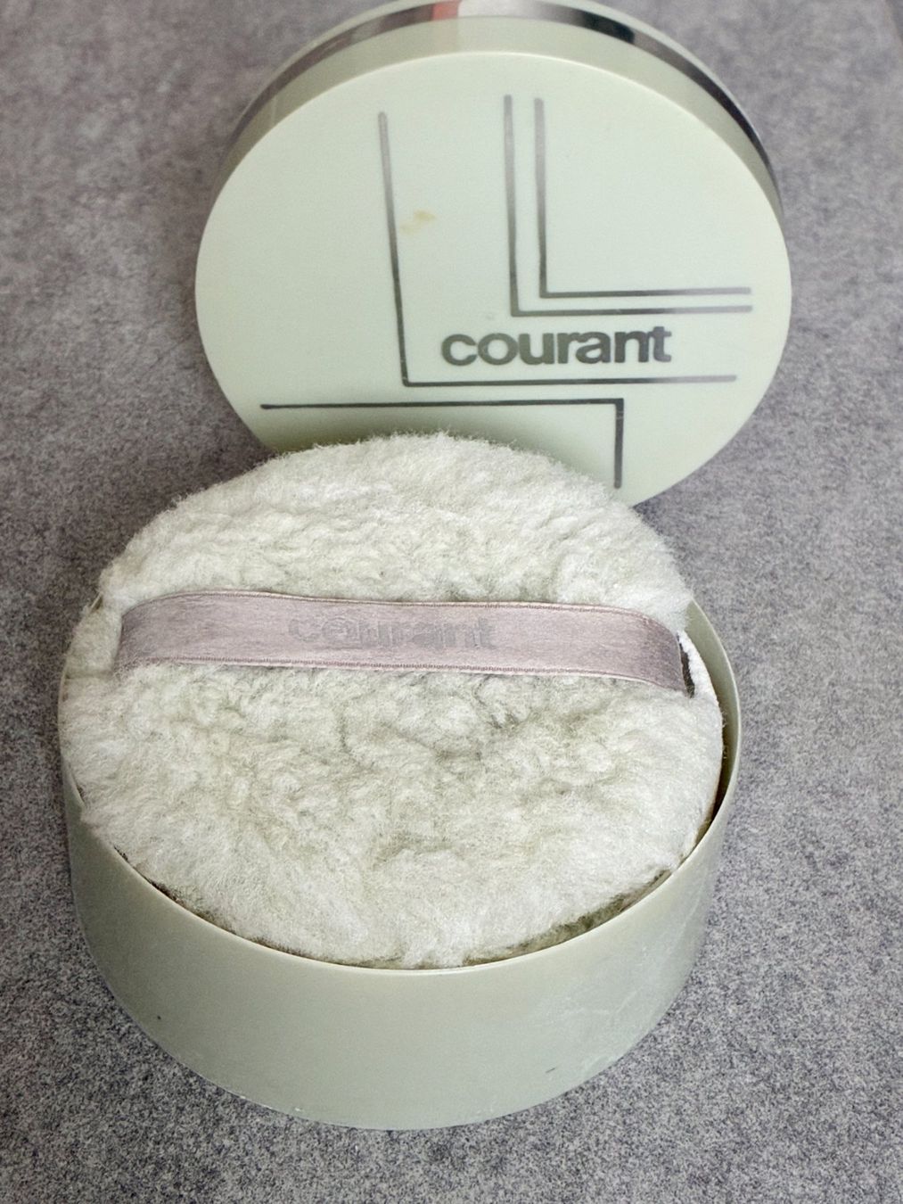 Altro per la cura del corpo: Vintage Körperpuder HELENA RUBINSTEIN "Courant" – Usato da Kloten venduto da Nephty 1