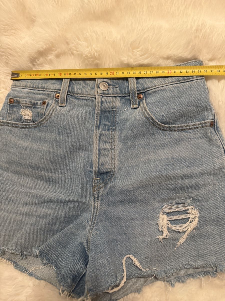 Levi's Jeans: Short en jean Levi's taille 28 – Usato da Monthey venduto da Joseph-29 6