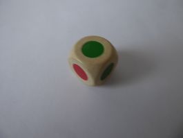 Bespielter Holz Würfel, rote und grüne Punkte, 15mm
