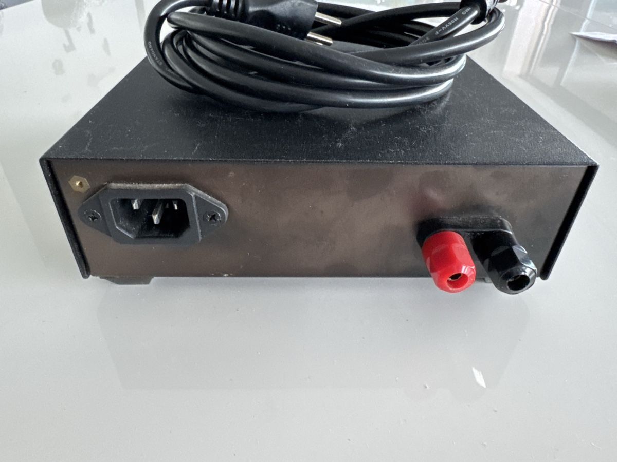 Radiocomunicazione: Alimentation Samlex SEC 1223 230VAC 50Hz 2.75A – Usato da Le Mont-sur-Lausanne venduto da jap66 1