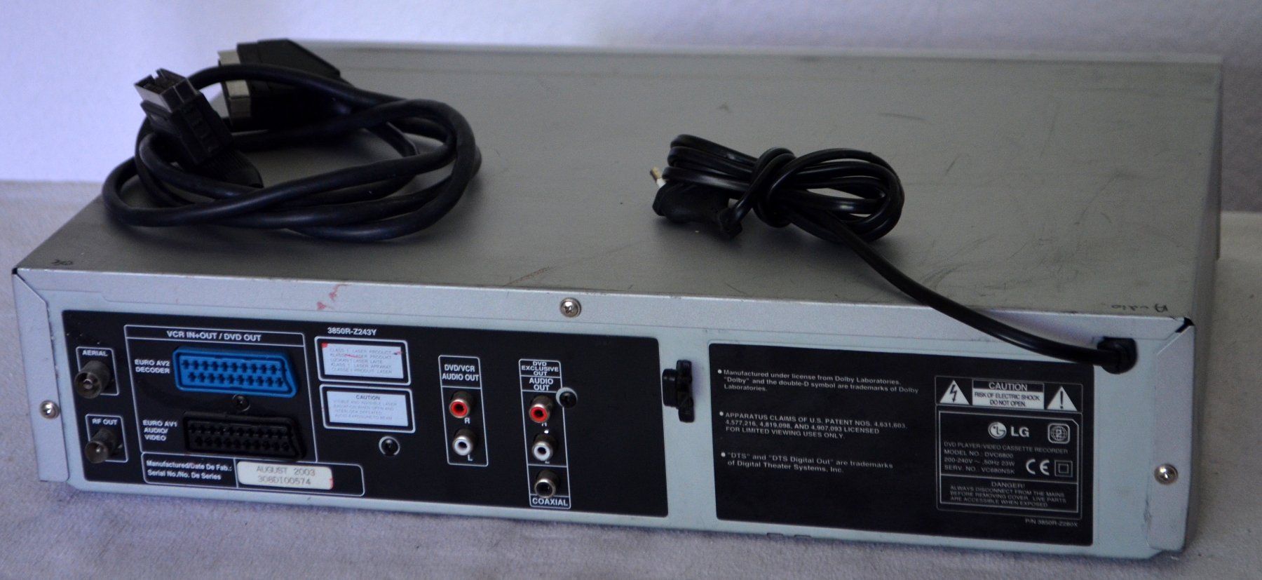 LG Aufnahmegeräte: LG DVC6800 Combo CD / VHS – Gebraucht aus Collonges von arashee 2