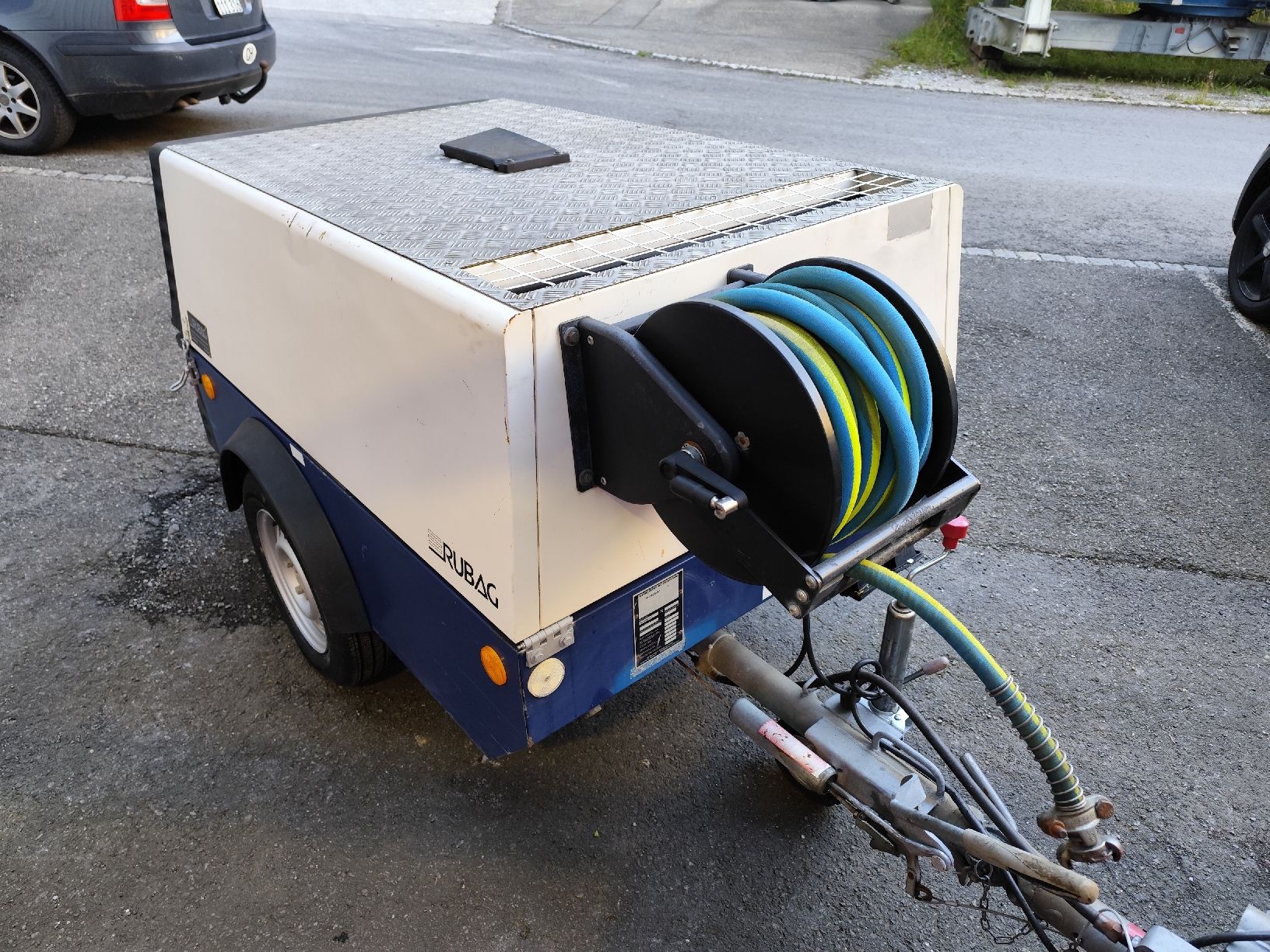 Veicoli commerciali: Kompressor CompAir, Baukompressor inkl. Presslufthammer! – Usato da Unteriberg venduto da TSolution1 3