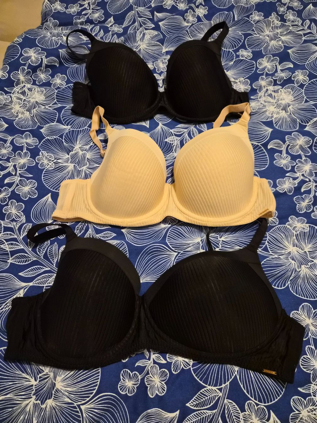 Altra biancheria intima: 3stk Bh 95c – Usato da Dietikon venduto da Eleda