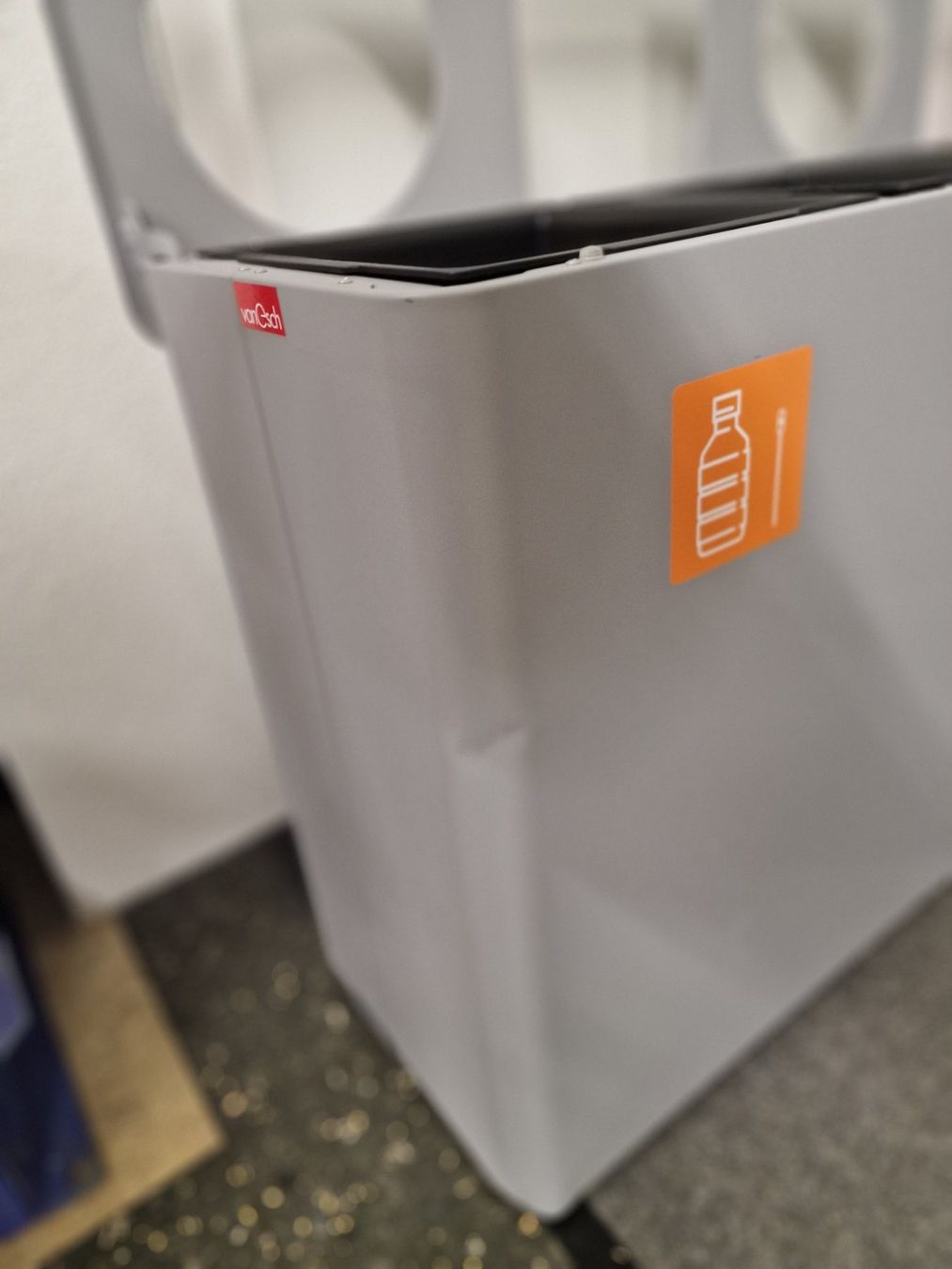 Abfalleimer: VAN ESCH Mülltrenner 4 x 30 Liter – Neu (gemäss Beschreibung) aus Buochs von Vend0r 1