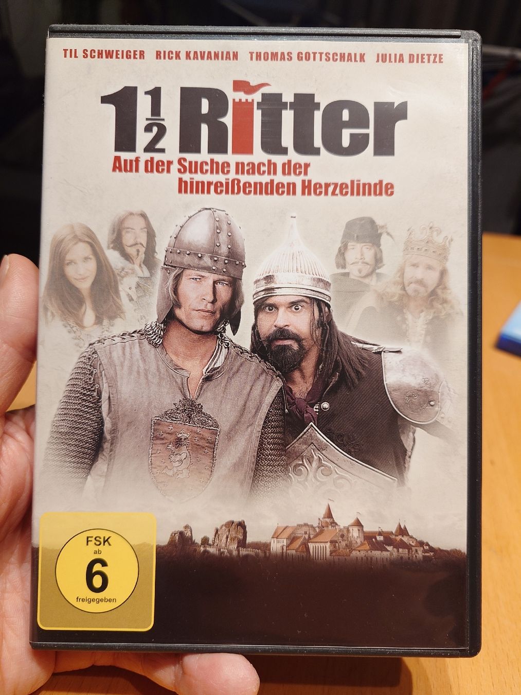 Tutti i DVDs: DVD 1 1/2 Ritter – Usato da Kirchberg BE venduto da Myford