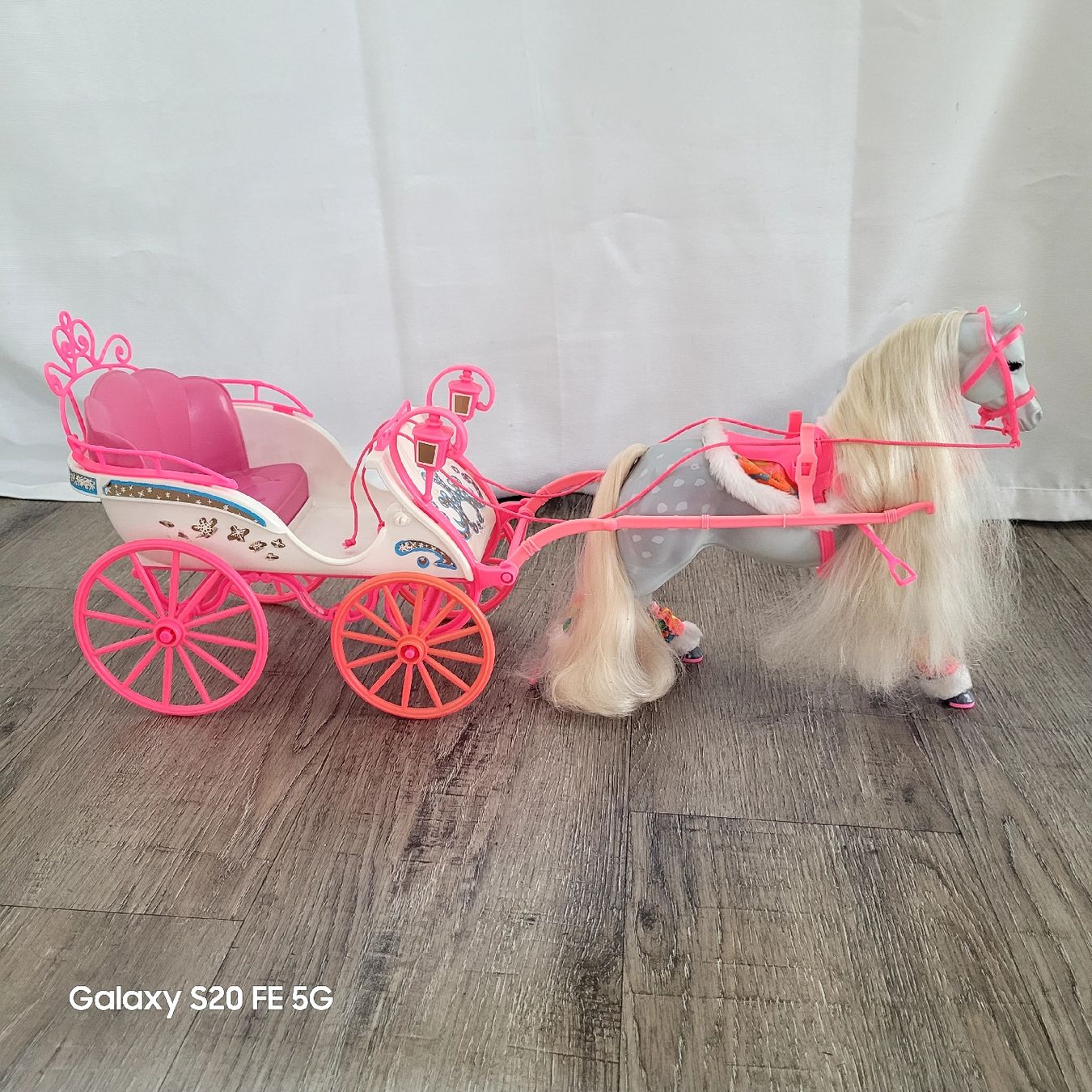 Jouets: Barbie Pferd Blizzard mit Kutsche/Schlitten – D'occasion à Niederbuchsiten par klengyel 1