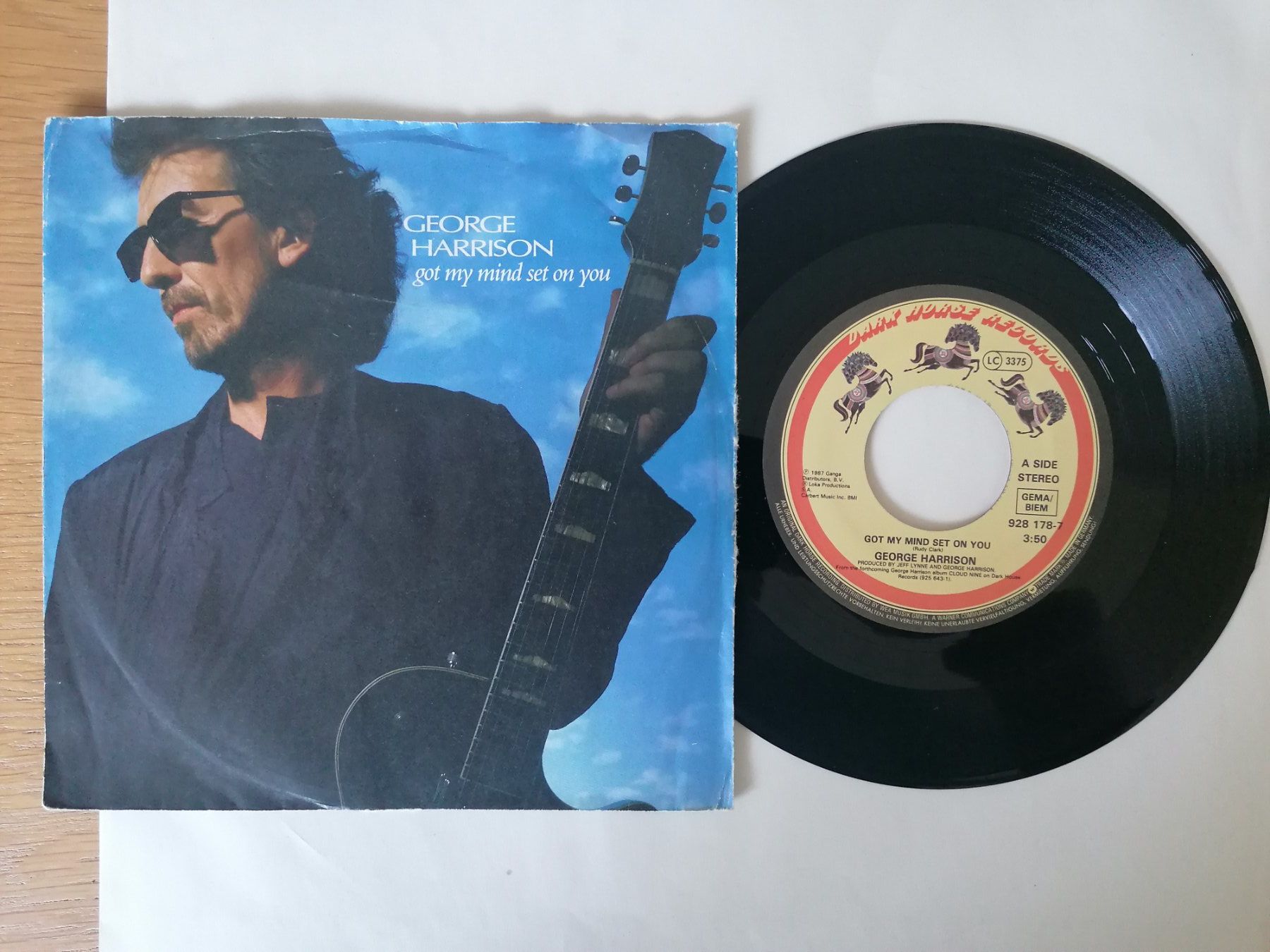 Dischi in vinile: George Harrison - Got My Mind Set On You Single Schallplatte – Usato da Beinwil am See venduto da Funkthesizer