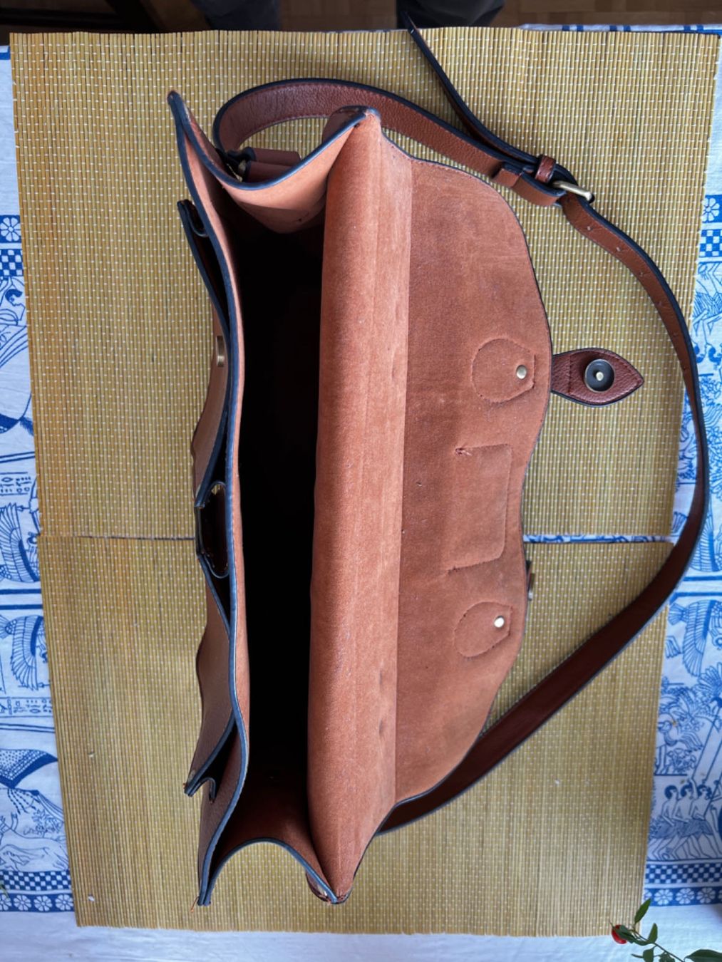 Taschen: A new bag 100% leather – Neu (gemäss Beschreibung) aus Genève von tertasse 2