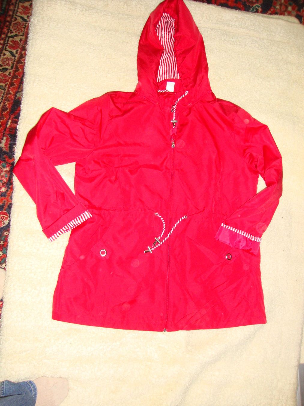 Giacche: rote Regenjacke, 44/46, NEU – Nuovo (secondo la descrizione) da Laufen venduto da ereli