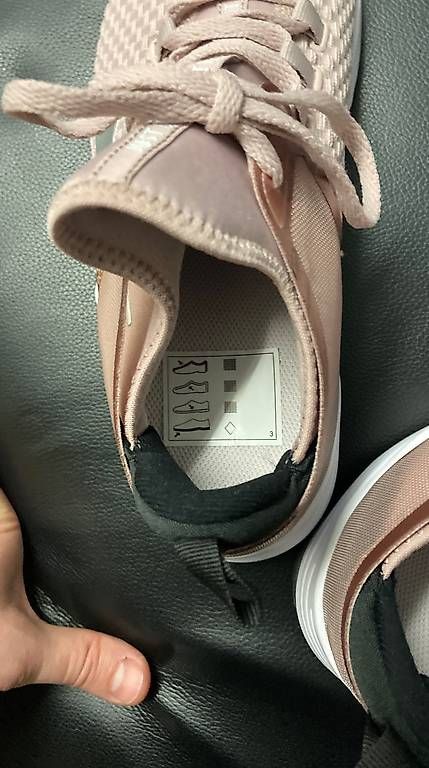 Scarpe da donna: Nike Air Sneaker Grösse EUR 38.5 – Usato da Merenschwand venduto da Agoppel 1