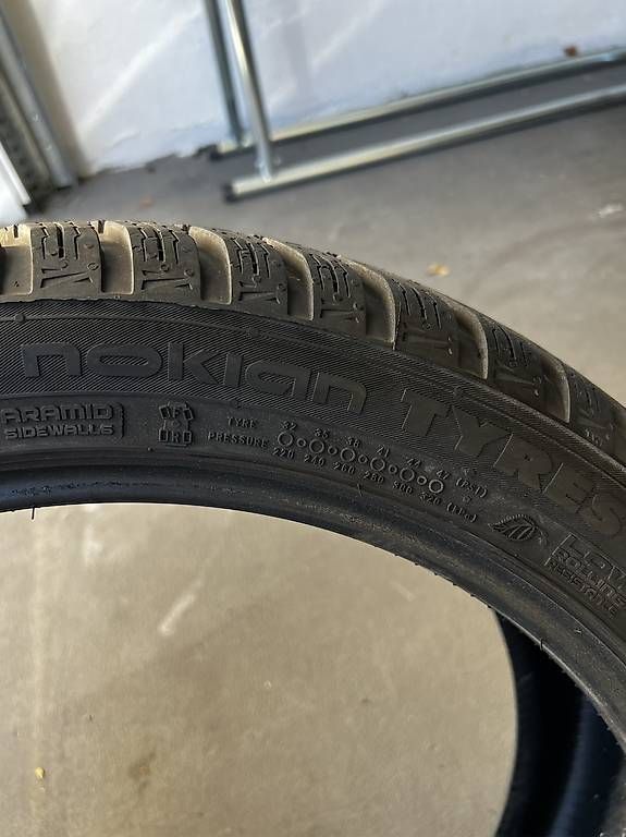 Pneumatici & Ruote complete: 235/45 R20 Winterreifen – Usato da Sursee venduto da gas_8n5t 2