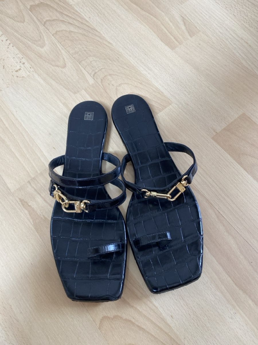 Damenschuhe: Toteme Leather Sandals 40 Gold – Gebraucht aus Zürich von yum_ms7c