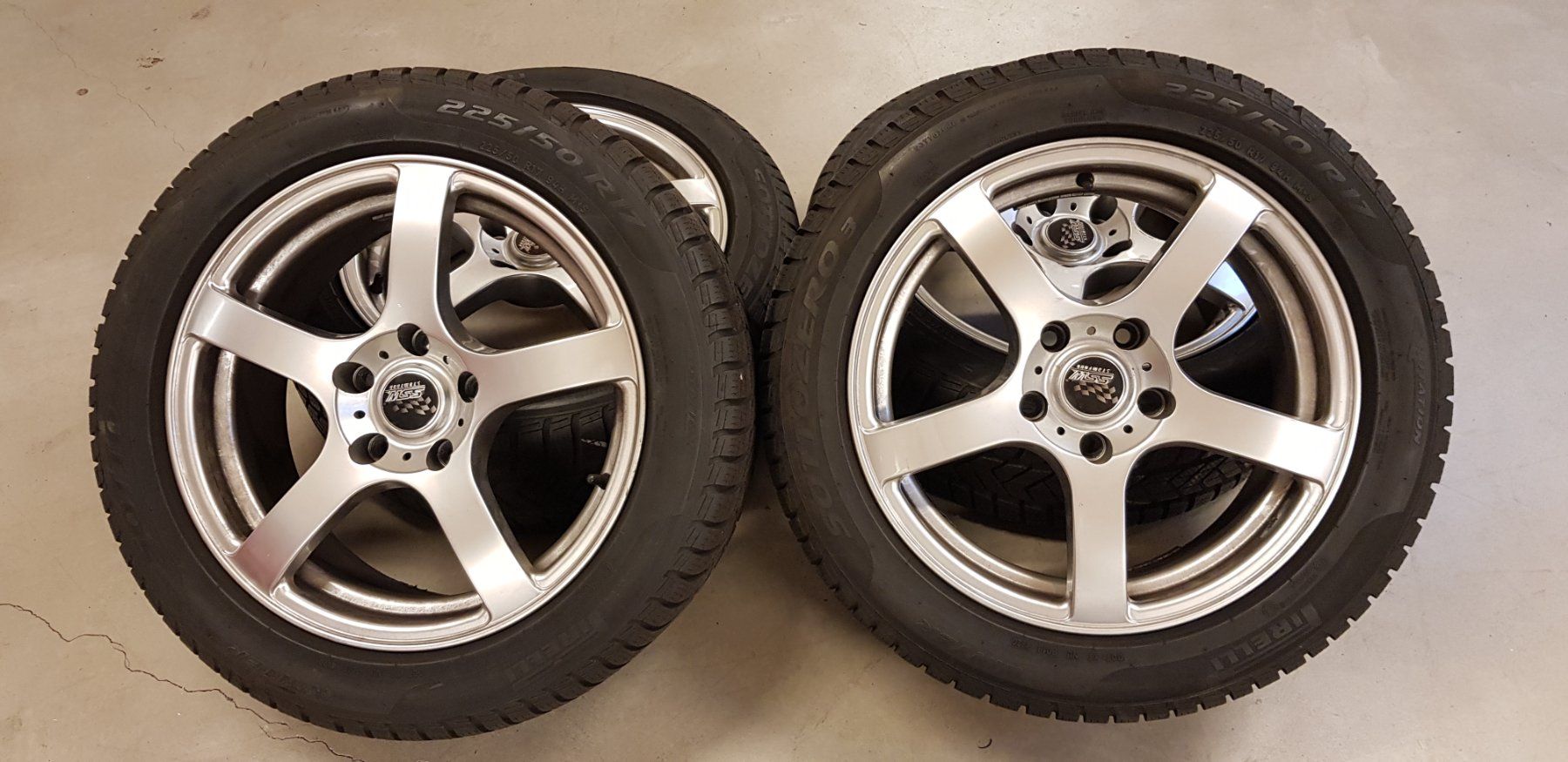 BMW Pneumatici & Ruote complete: Winterräder Bmw 3er und 4er – Usato da Oberuzwil venduto da Auto-Hilber