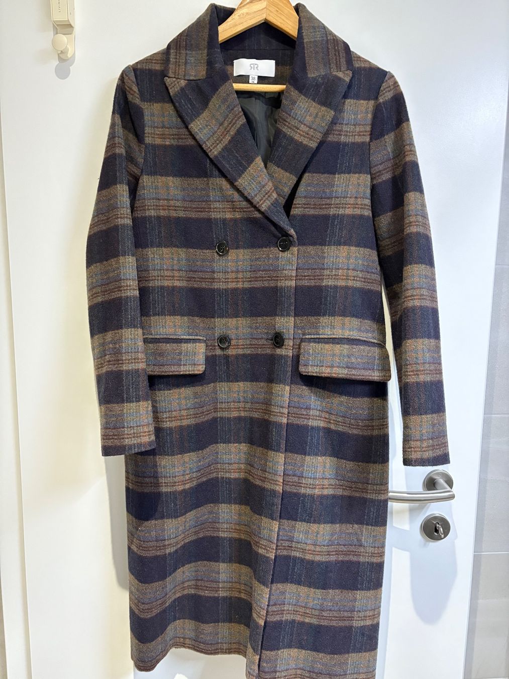 Cappotti: Un beau manteau taille 38/M – Usato da Monts-de-Corsier venduto da mon_rp2m