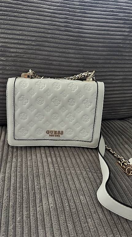 Borse da donna: Guess Umhängetasche in weiss – Usato da Widnau venduto da ali_t96f