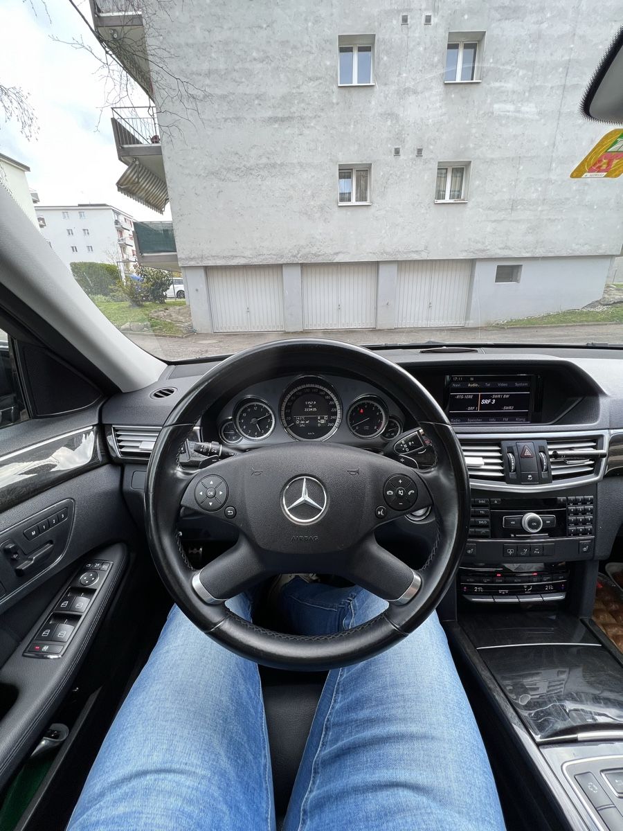Mercedes-Benz Automobili: Mercedes E350 AMG Paket Schiebedach Occasion – Usato da Dietikon venduto da adi_ffm6 1